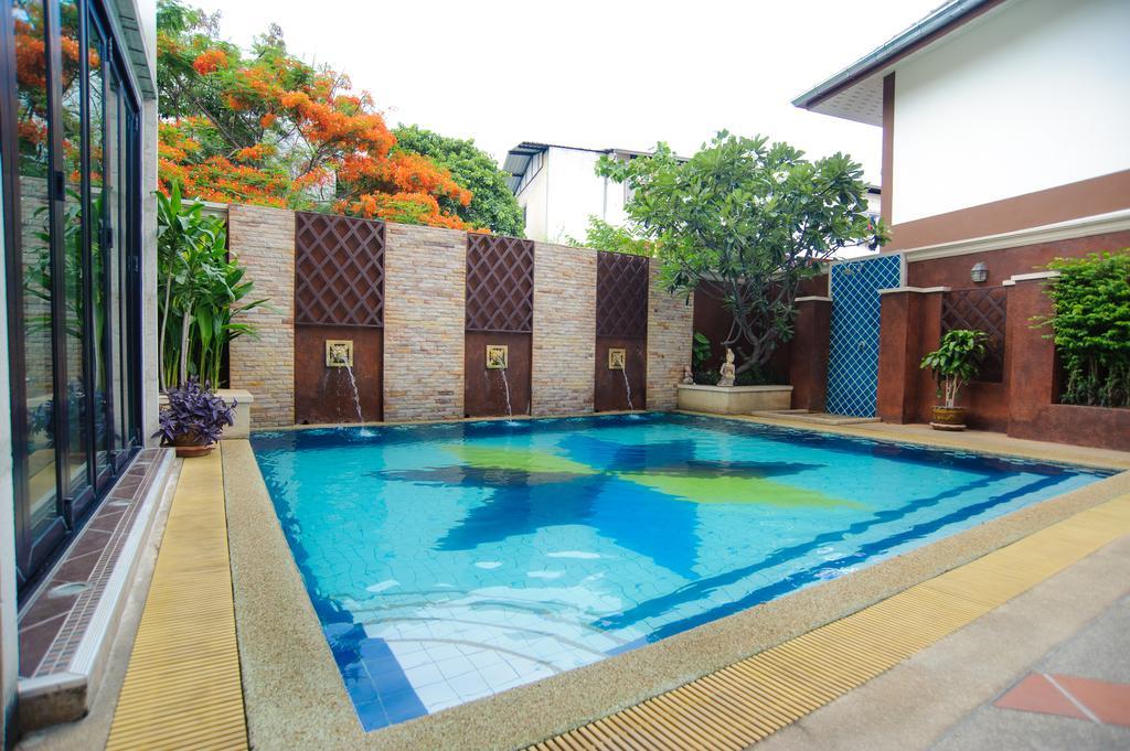 Diamond City Place Hotel Pattaya Buitenkant foto