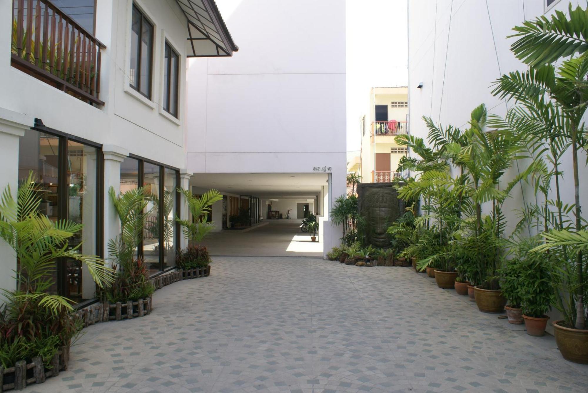 Diamond City Place Hotel Pattaya Buitenkant foto