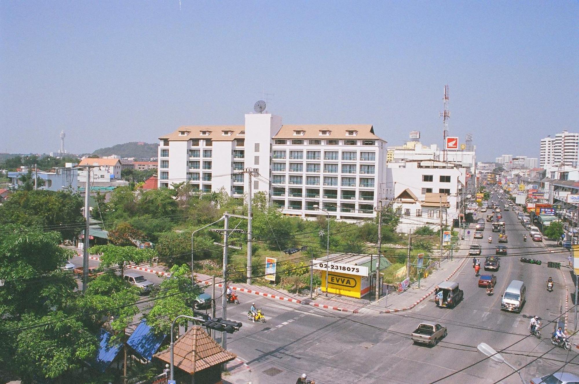 Diamond City Place Hotel Pattaya Buitenkant foto
