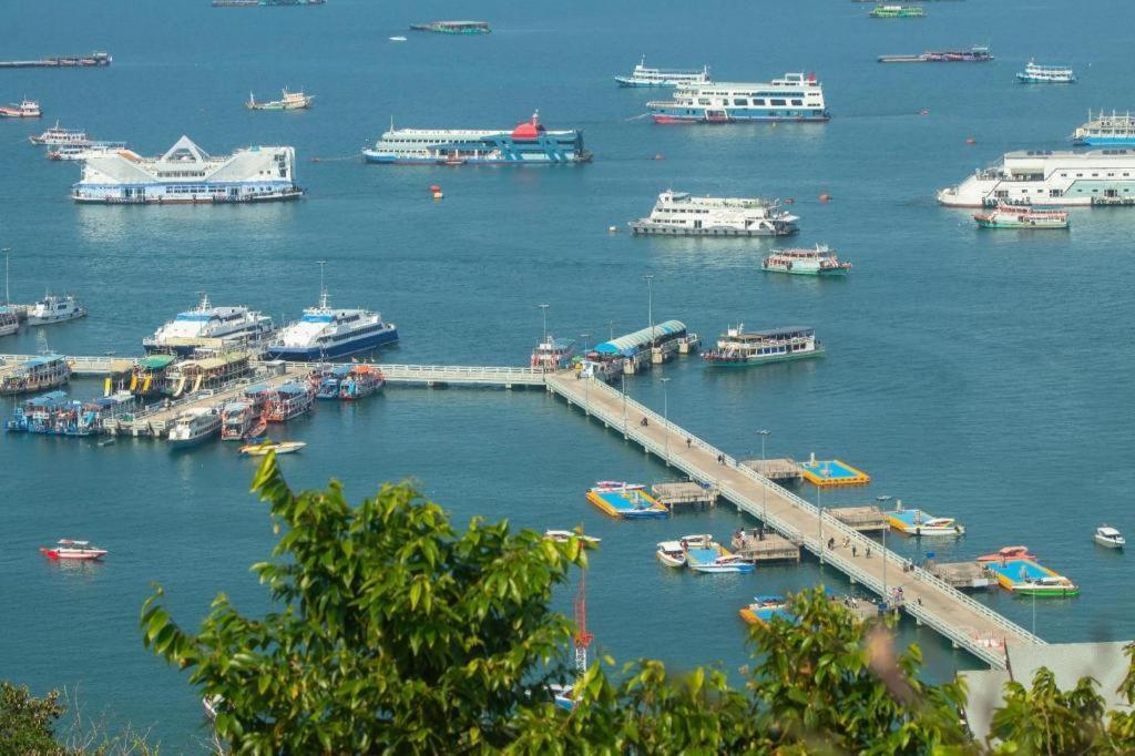 Diamond City Place Hotel Pattaya Buitenkant foto