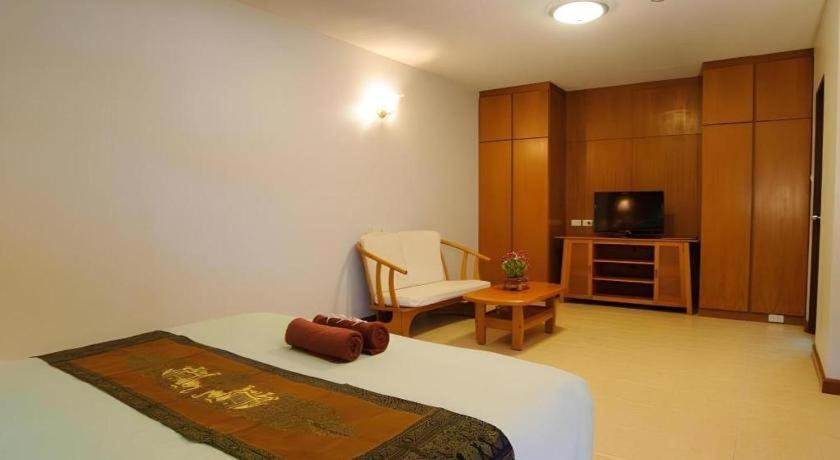 Diamond City Place Hotel Pattaya Buitenkant foto
