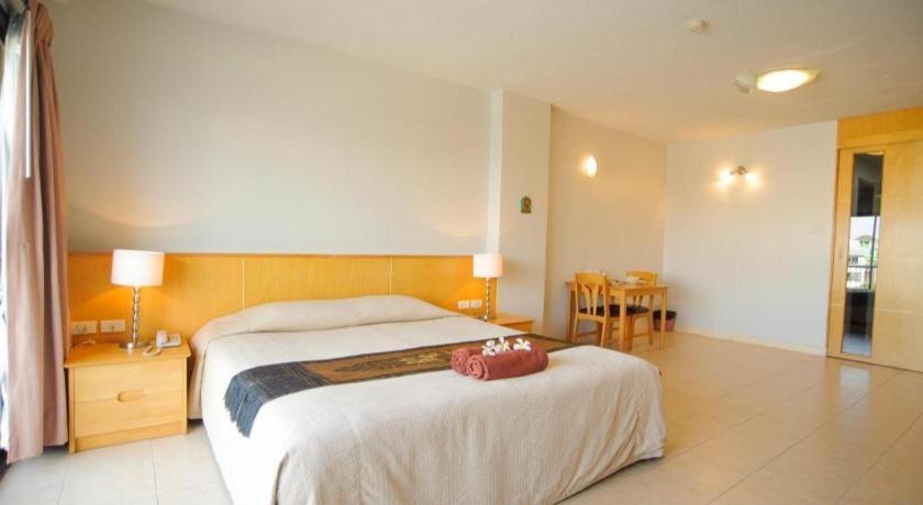 Diamond City Place Hotel Pattaya Buitenkant foto