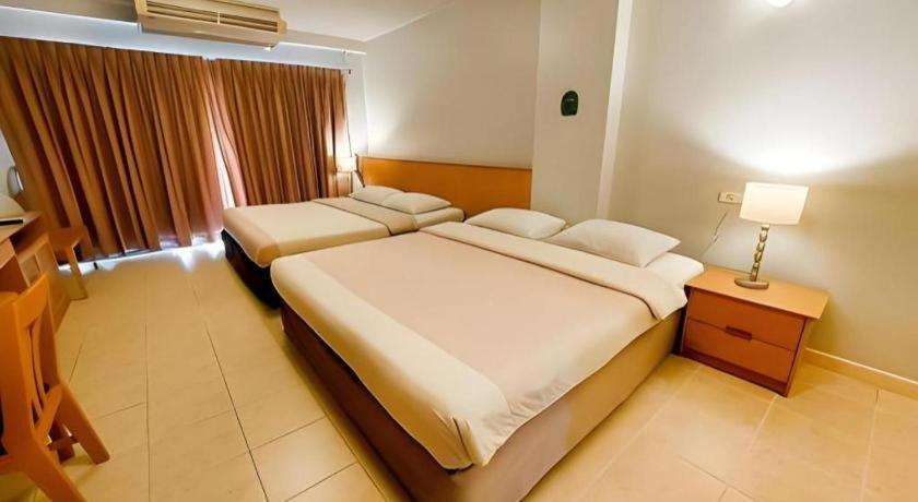 Diamond City Place Hotel Pattaya Buitenkant foto
