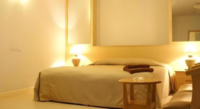 Diamond City Place Hotel Pattaya Buitenkant foto