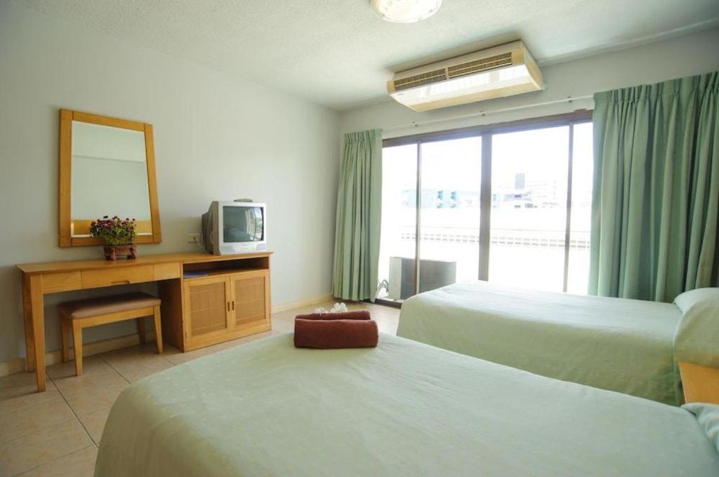Diamond City Place Hotel Pattaya Buitenkant foto