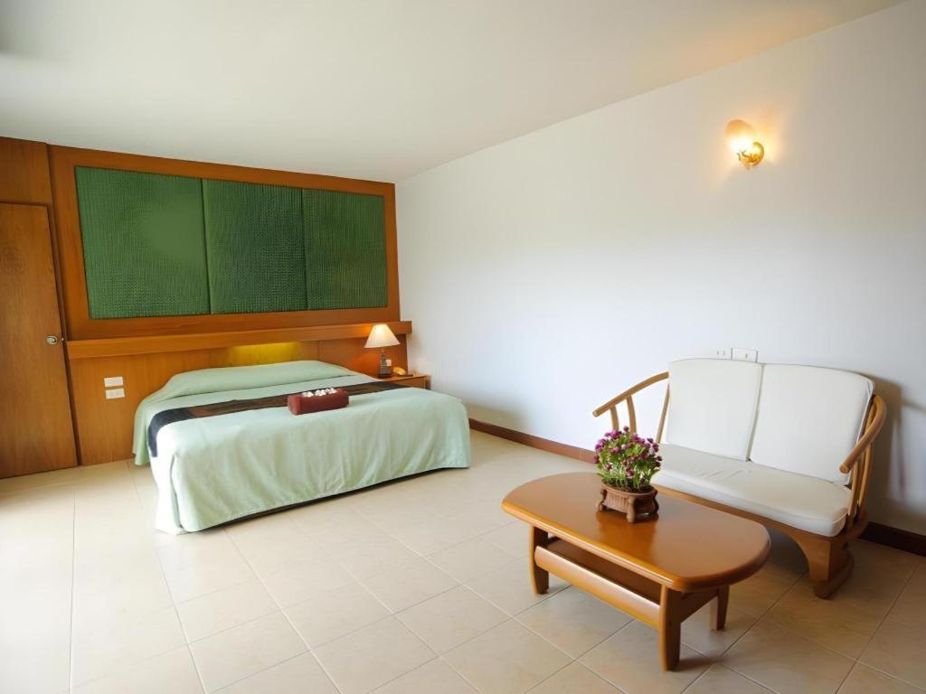 Diamond City Place Hotel Pattaya Buitenkant foto