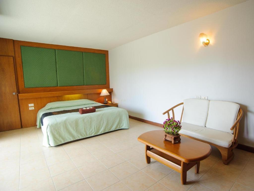 Diamond City Place Hotel Pattaya Buitenkant foto
