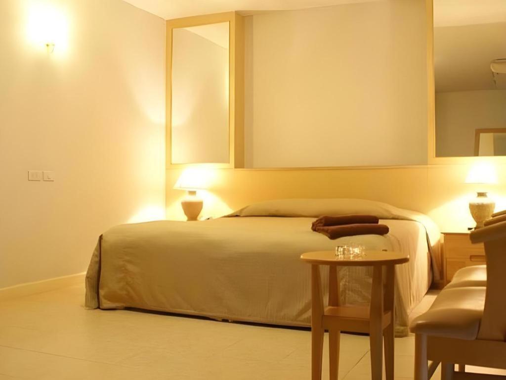 Diamond City Place Hotel Pattaya Buitenkant foto