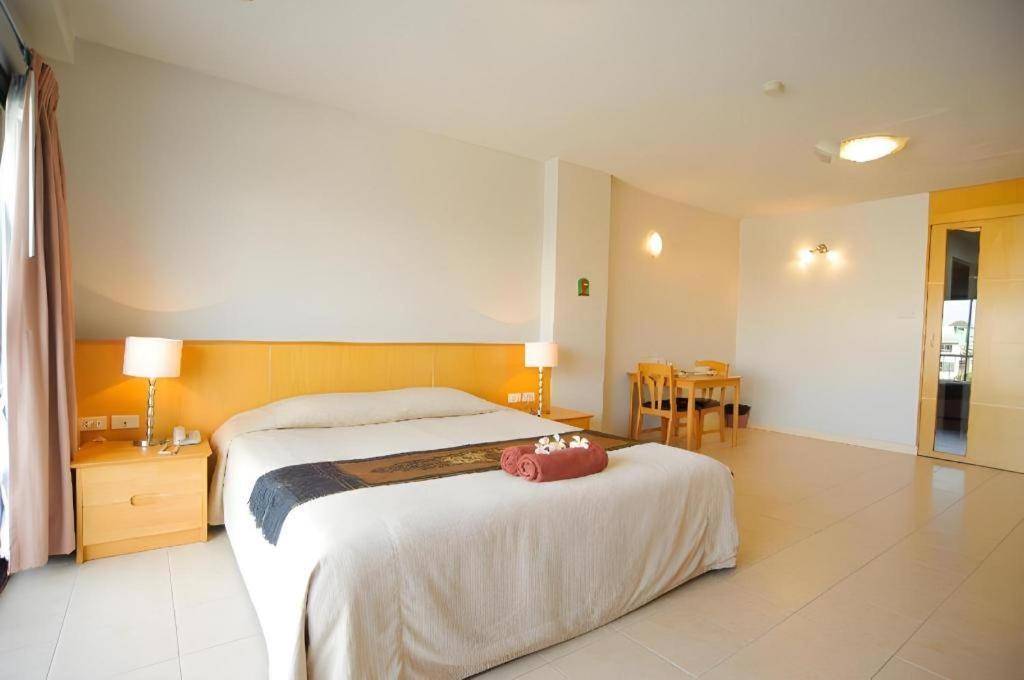Diamond City Place Hotel Pattaya Buitenkant foto